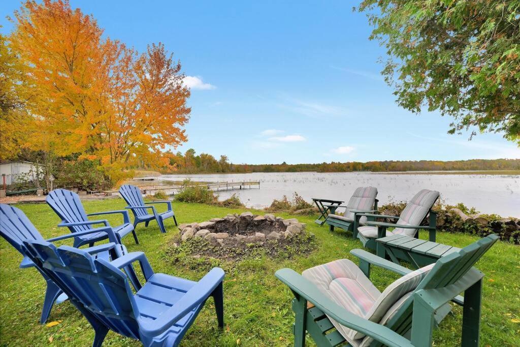 Rustic Cottage On Canal Lake Carden Extérieur photo