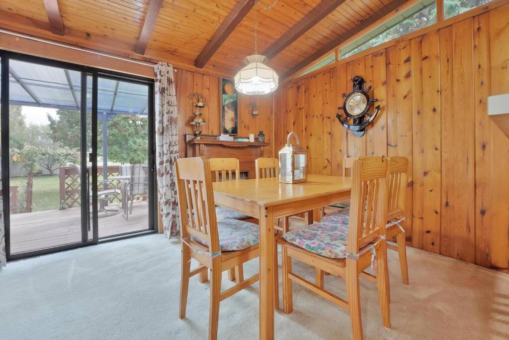 Rustic Cottage On Canal Lake Carden Extérieur photo